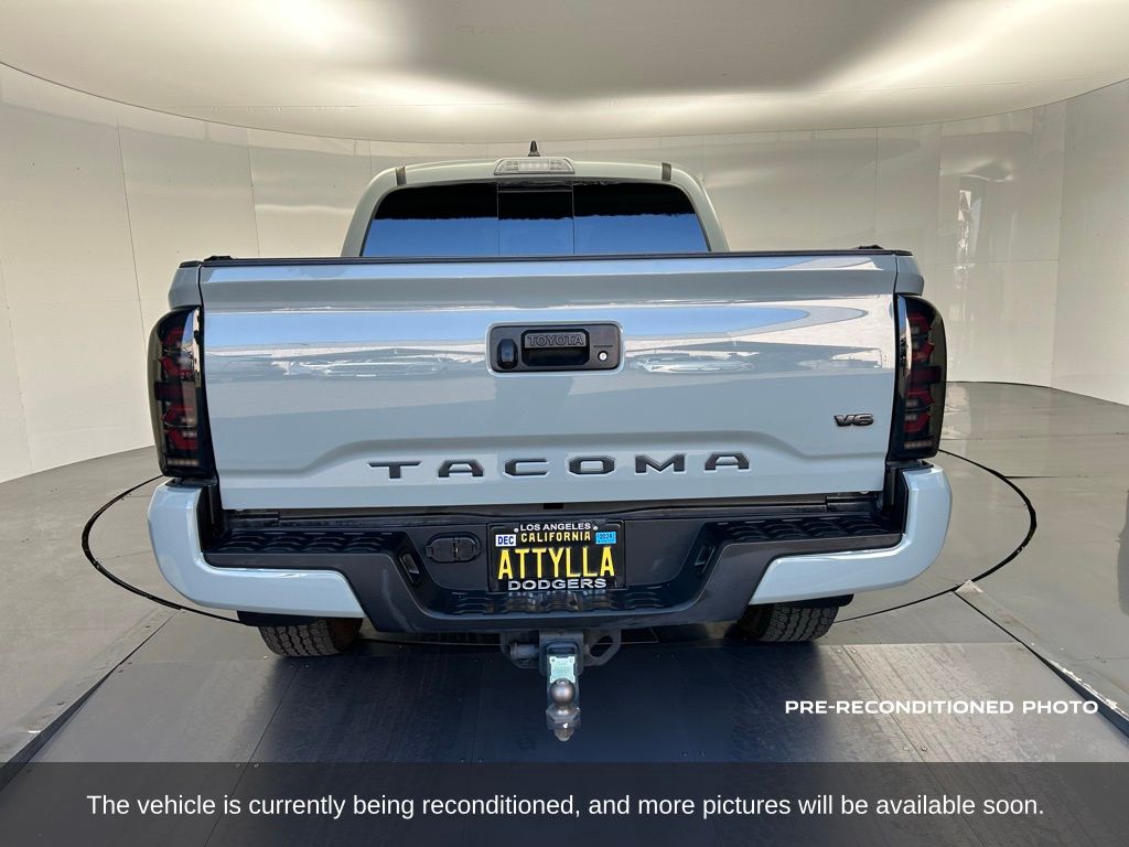 2023 Toyota Tacoma TRD V6 photo 2