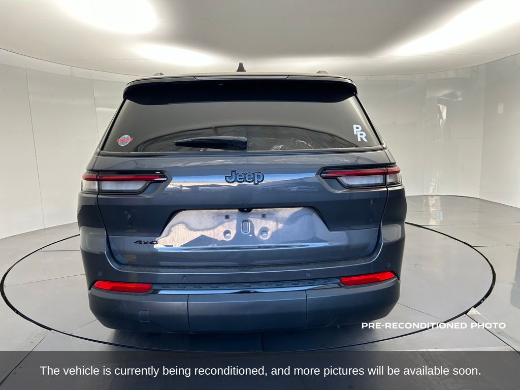 2023 Jeep Grand Cherokee Laredo photo 4