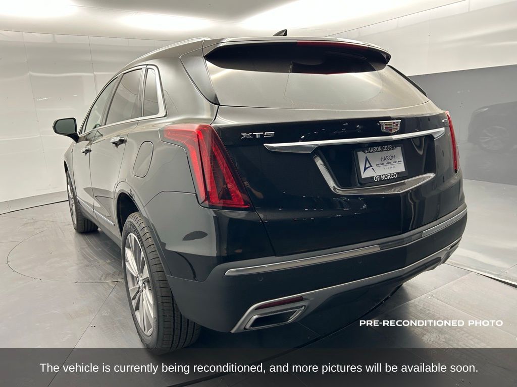 2025 Cadillac XT5 Premium Luxury photo 3