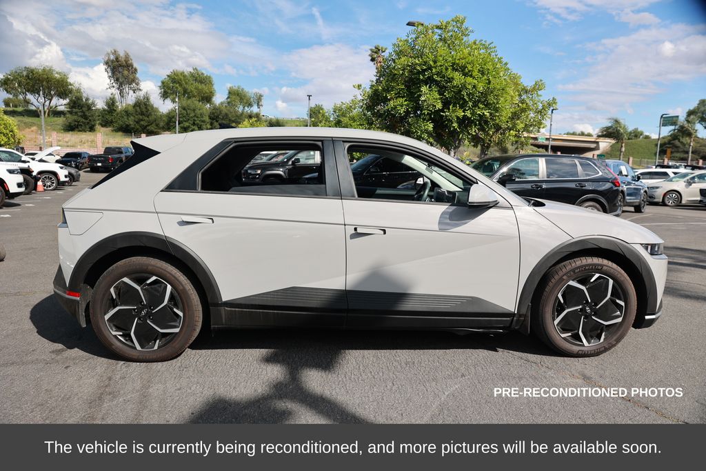 2024 Hyundai IONIQ 5 SE photo 6