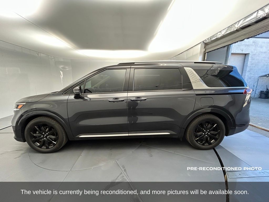 2023 Kia Carnival SX Prestige photo 2