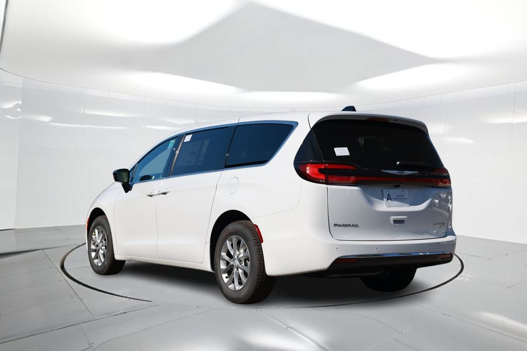 New 2026 Chrysler Pacifica Limited Passenger Van