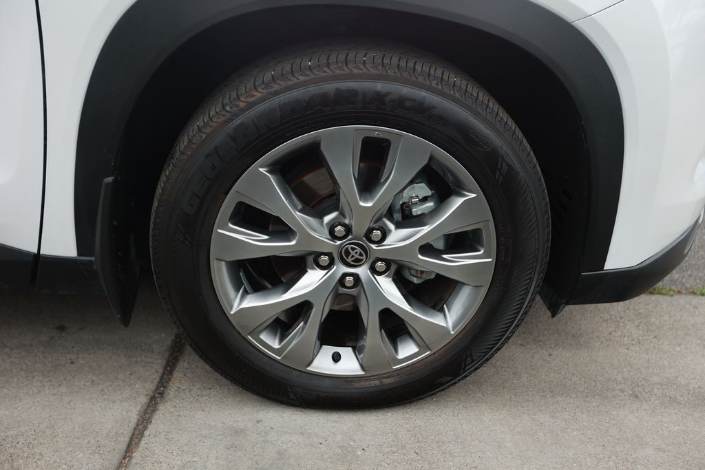 2024 Toyota Grand Highlander Limited photo 3