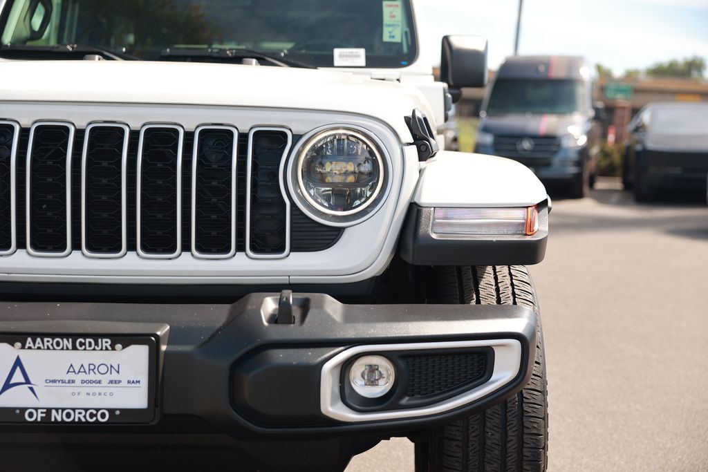 2025 Jeep Wrangler 4xe Sahara photo 4