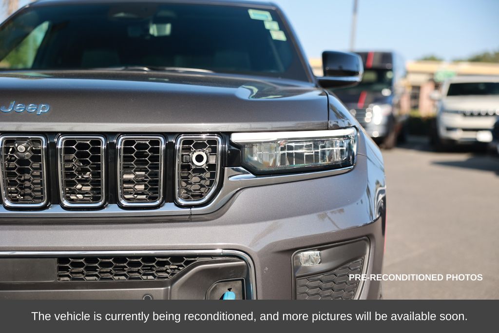 2023 Jeep Grand Cherokee 4xe Overland photo 4