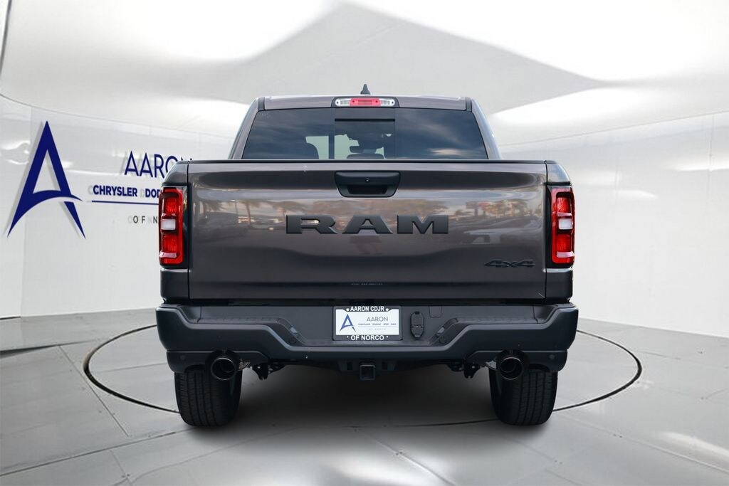 New 2026 Ram 1500 TRADESMAN CREW CAB 4X4 5'7 BOX Pickup