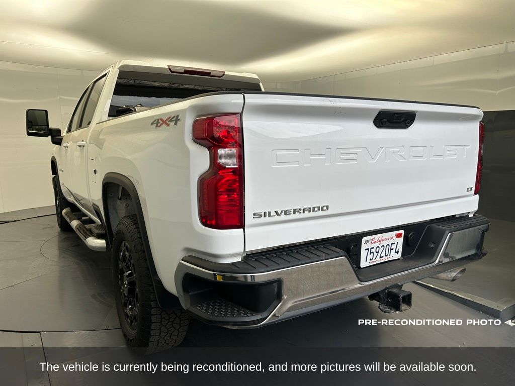 2025 Chevrolet Silverado 2500HD LT photo 3