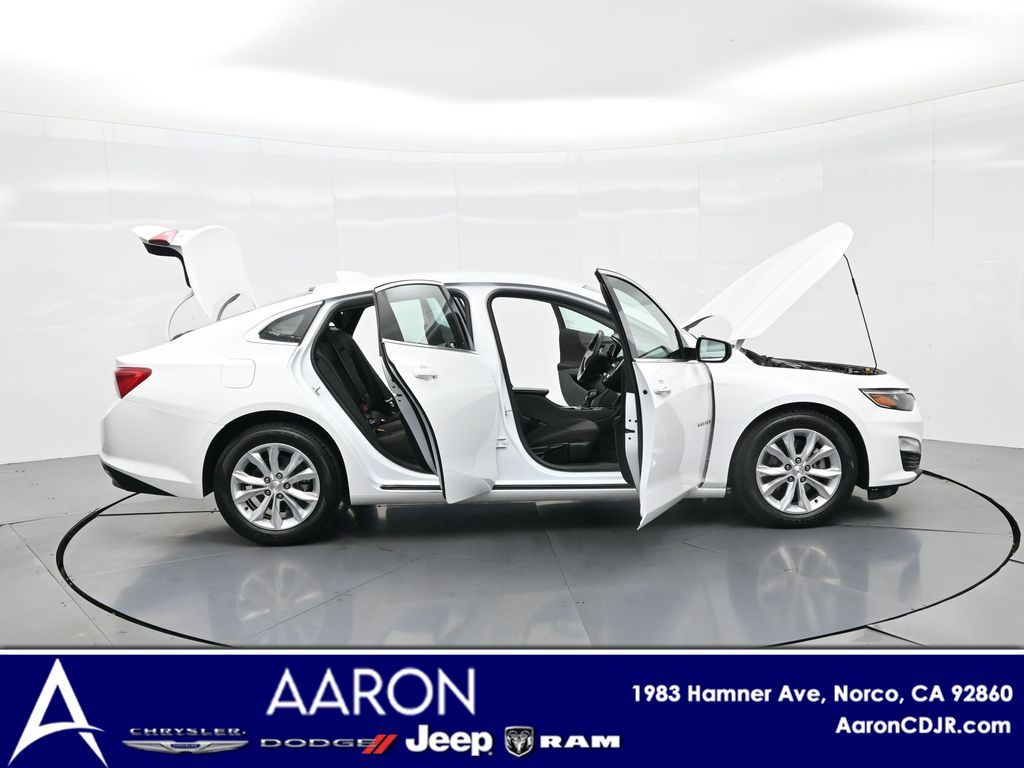 2024 Chevrolet Malibu 1LT photo 3