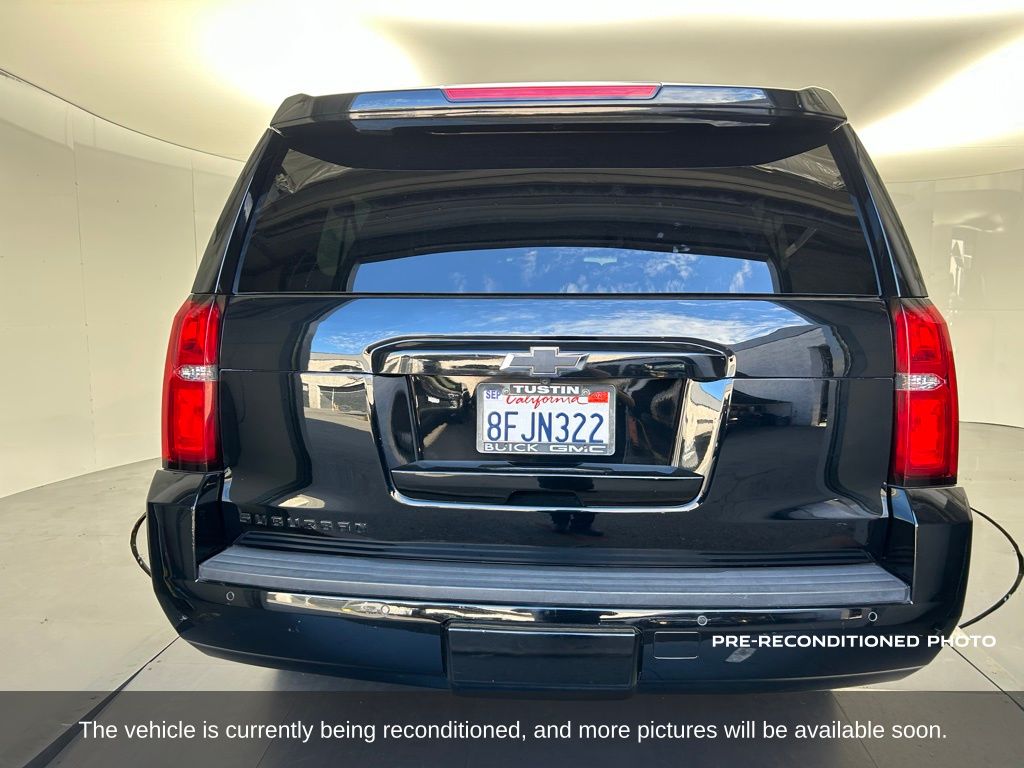 2019 Chevrolet Suburban LT photo 4