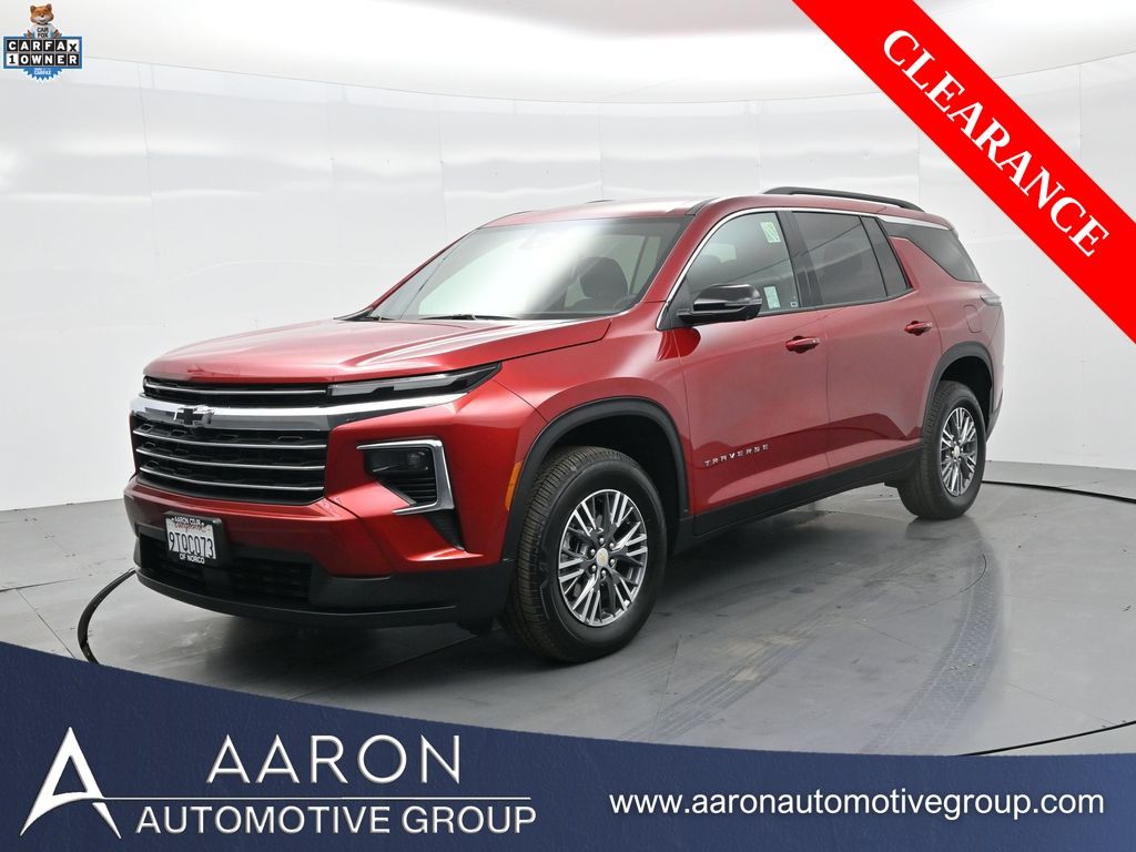 2025 Chevrolet Traverse LT's photo