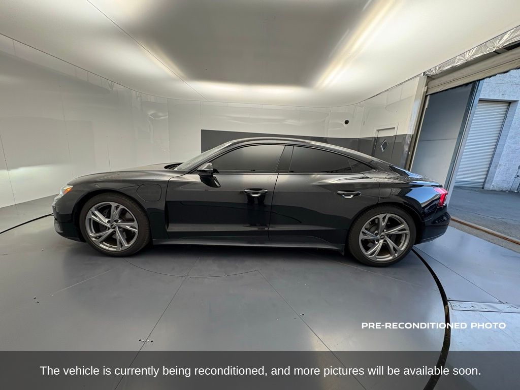 2023 Audi e-tron GT Premium Plus photo 2