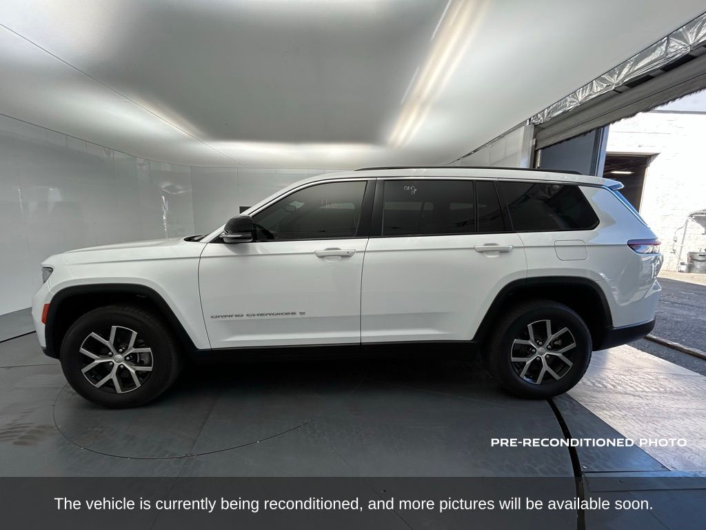 2024 Jeep Grand Cherokee Limited photo 2