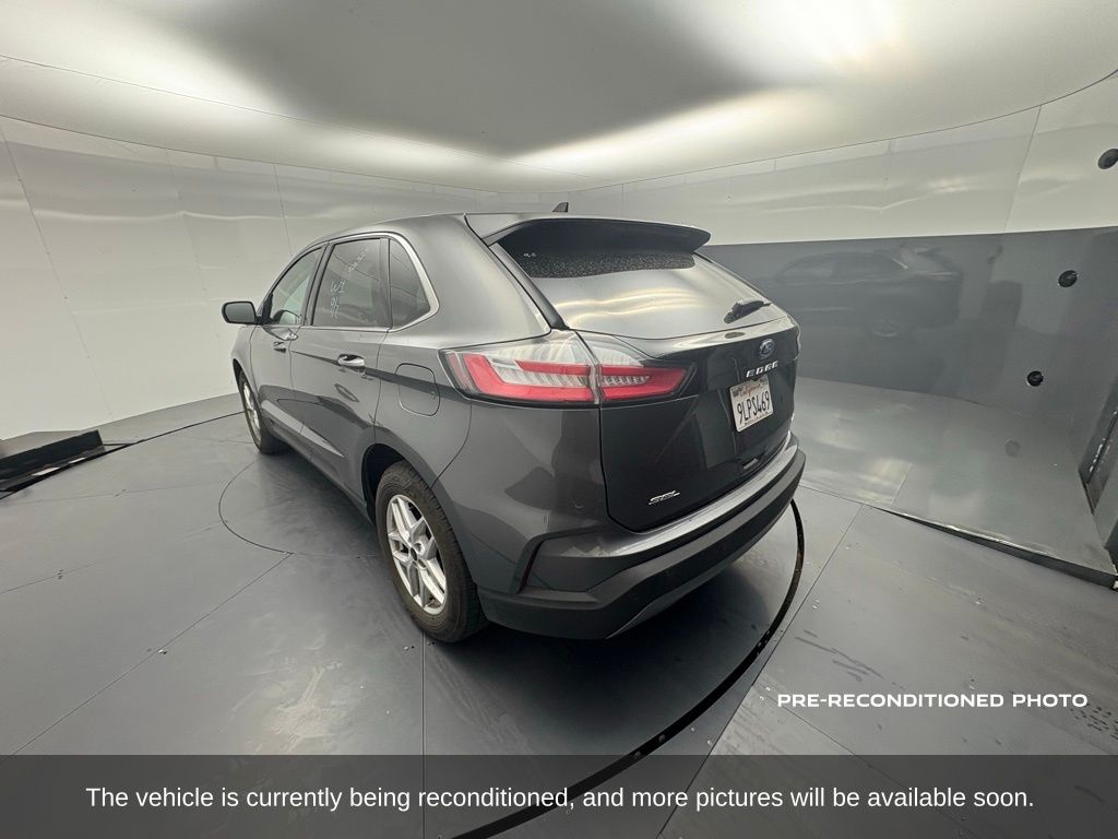 2024 Ford Edge SEL photo 3