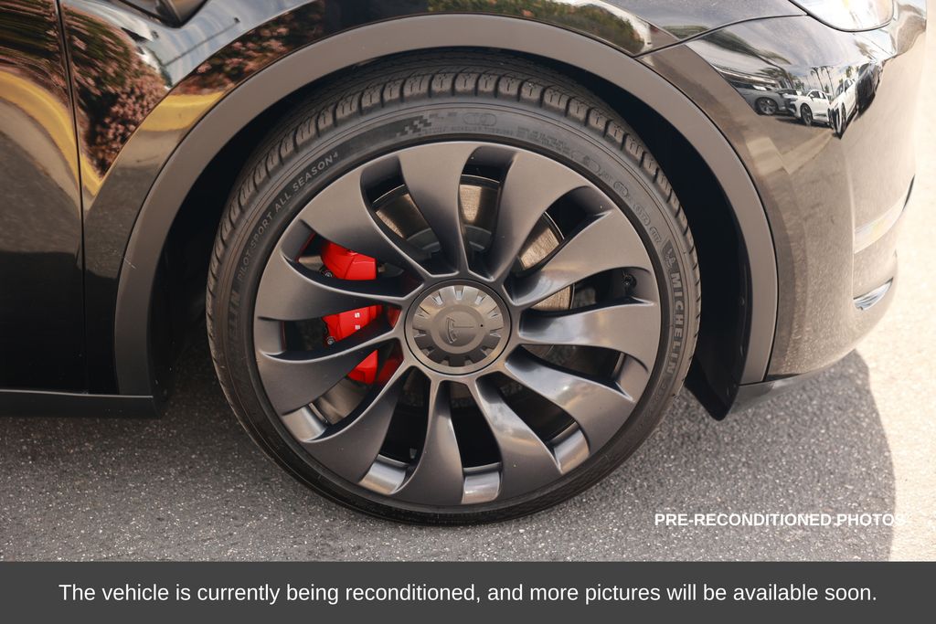 2024 Tesla Model Y Performance photo 3