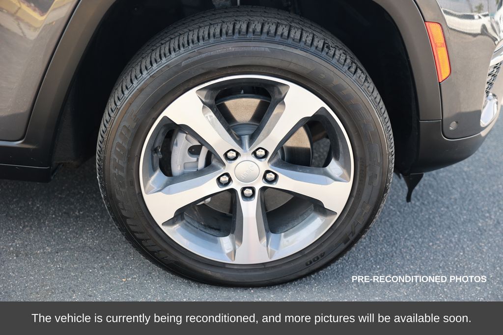 2024 Jeep Grand Cherokee 4xe Base photo 3