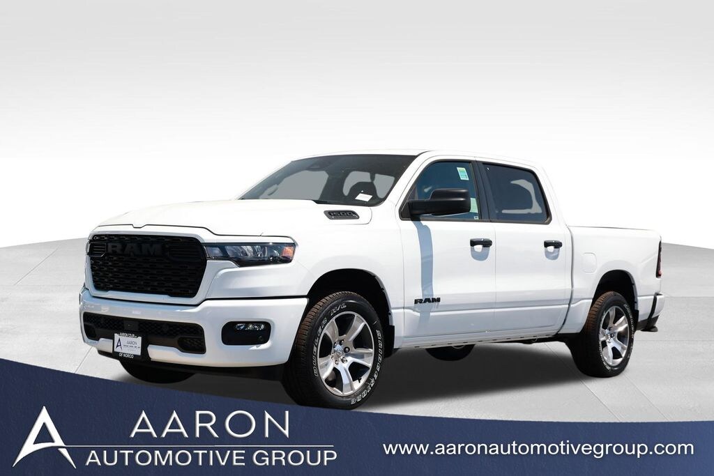 New 2026 Ram 1500 EXPRESS CREW CAB 4X2 5'7 BOX Pickup