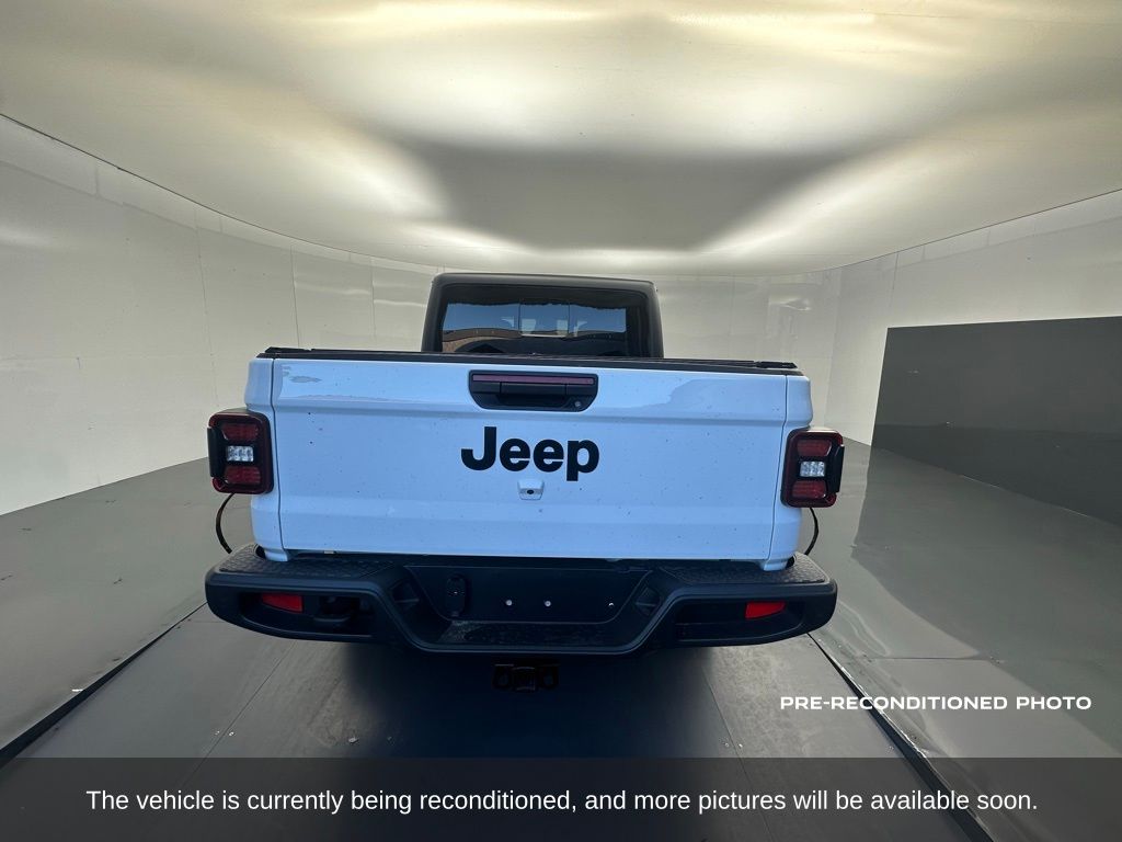 2024 Jeep Gladiator Sport S photo 4