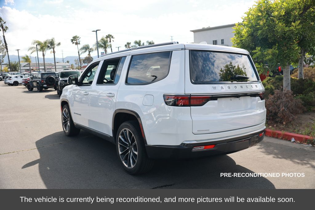2022 Jeep Wagoneer Series III photo 2