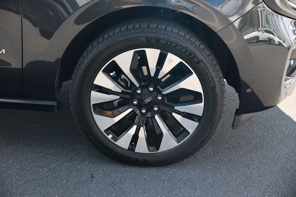 2025 Ford Expedition Platinum photo 3