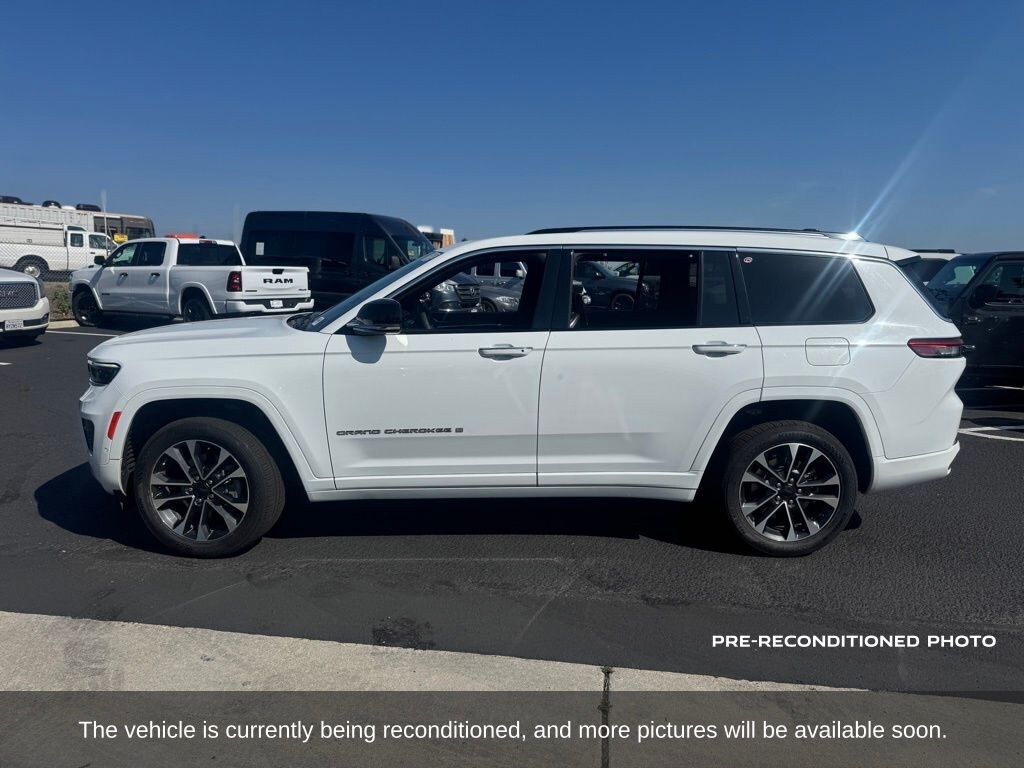 Used 2023 Jeep Grand Cherokee L Overland SUV