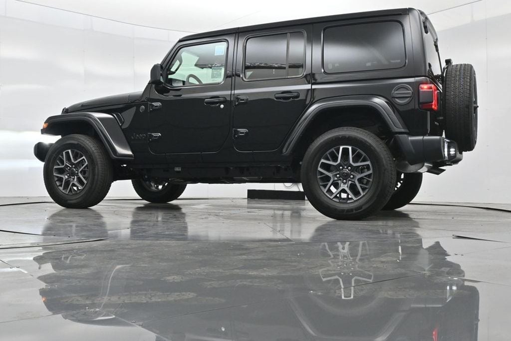 2025 Jeep Wrangler 4-Door Sahara - Photo 36