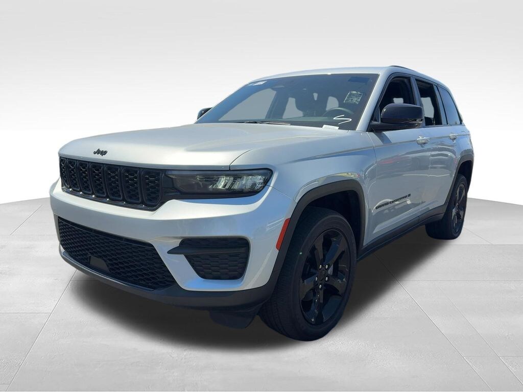 Used 2023 Jeep Grand Cherokee Laredo SUV