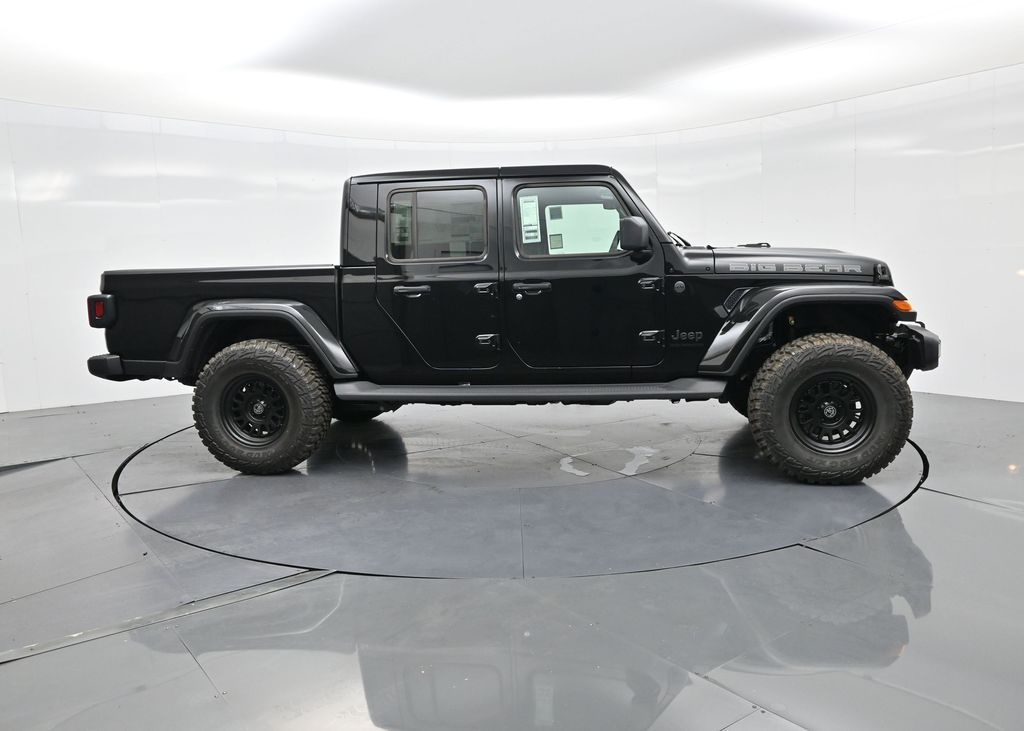 New 2025 Jeep Gladiator Sport Pickup