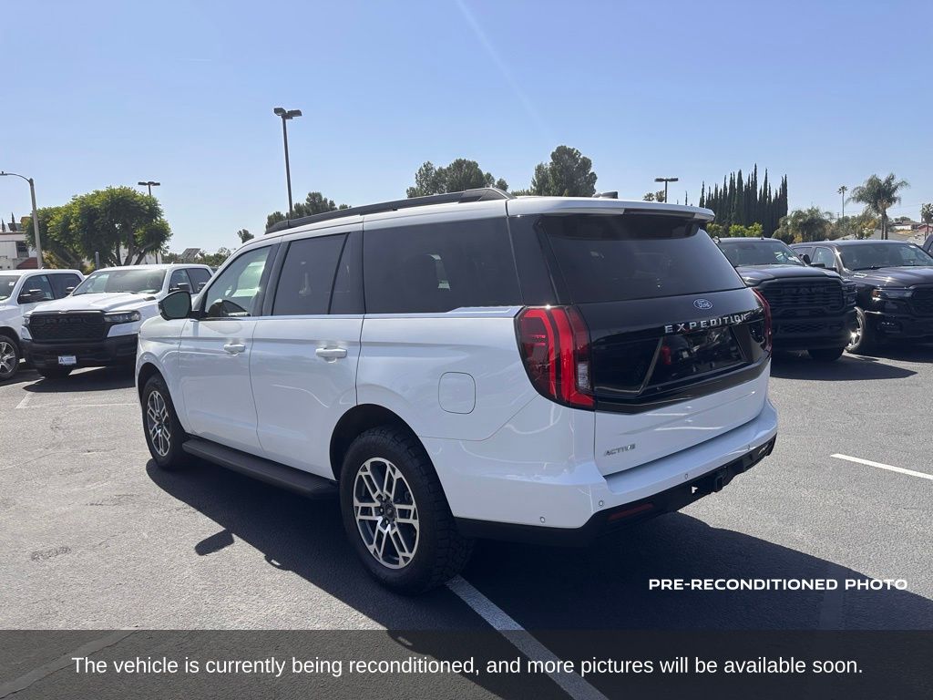 2025 Ford Expedition Active photo 3