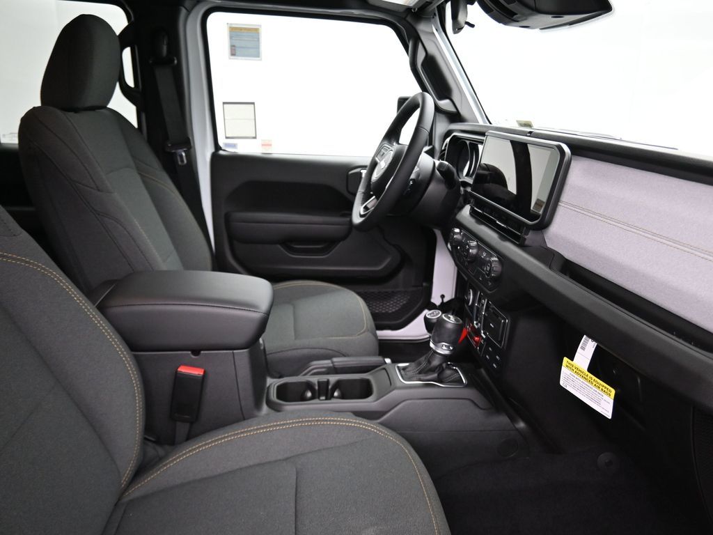 2025 Jeep Wrangler 4-Door Willys - Photo 16