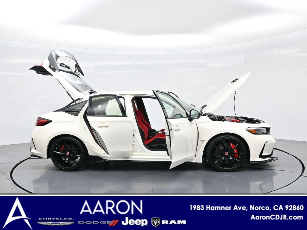 2023 Honda Civic Type R Touring photo 3