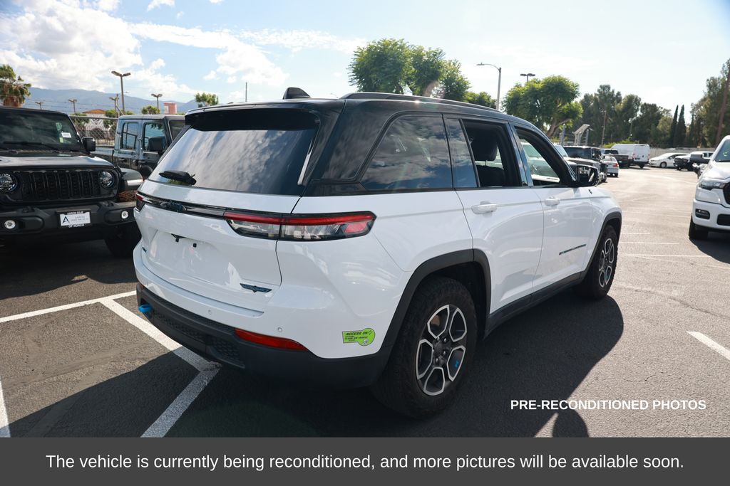 2022 Jeep Grand Cherokee 4xe Trailhawk photo 4