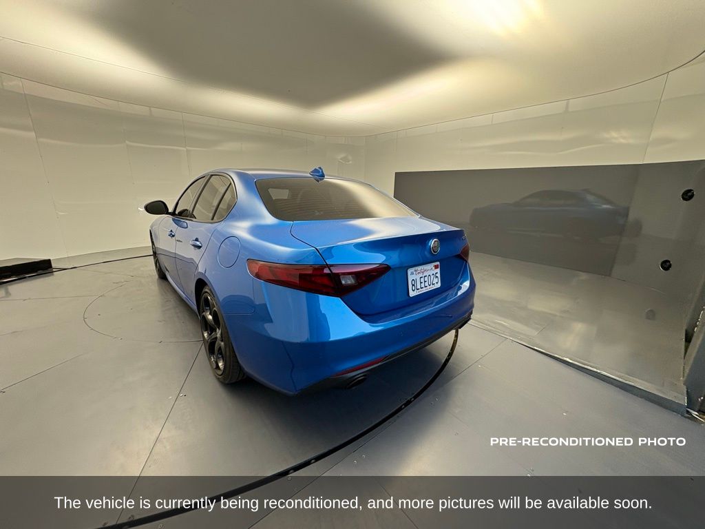 2019 Alfa Romeo Giulia photo 3