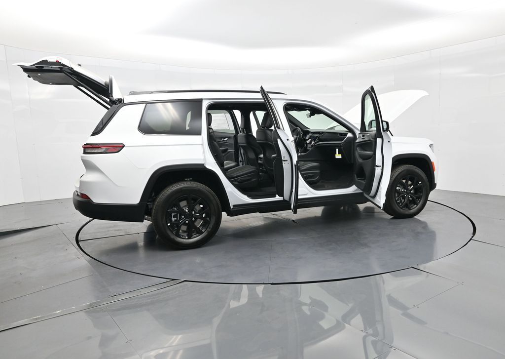 2025 Jeep Grand Cherokee Altitude X photo 3