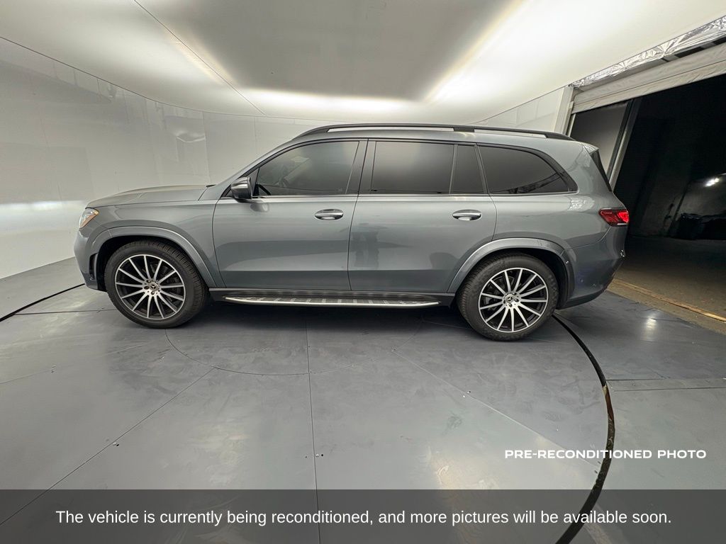 2022 Mercedes Benz GLS 450 4MATIC photo 2