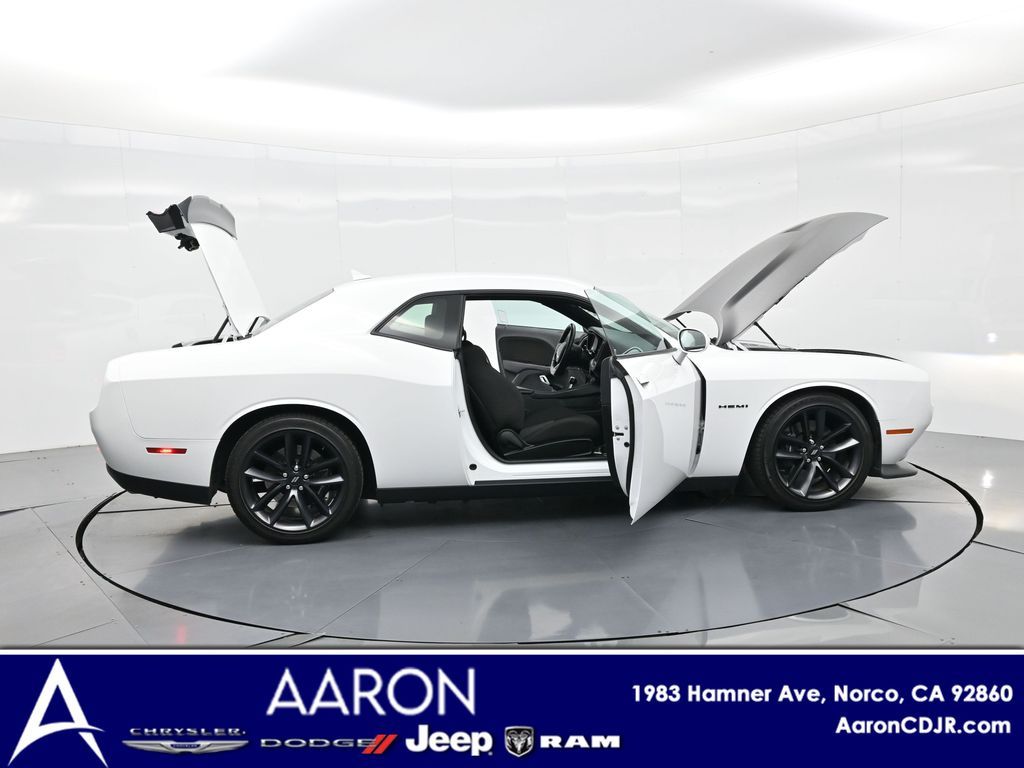2021 Dodge Challenger R/T photo 3