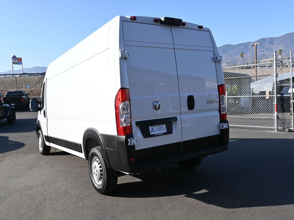 2026 Ram ProMaster 3500 Cargo Van photo 4