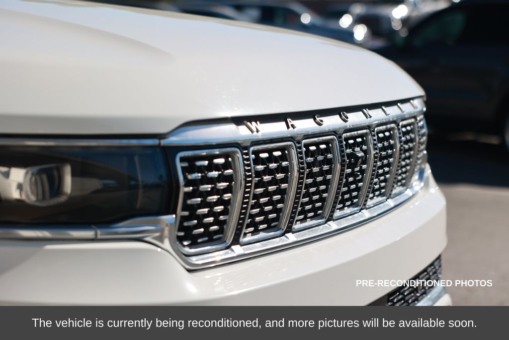2023 Jeep Grand Wagoneer Series II photo 6