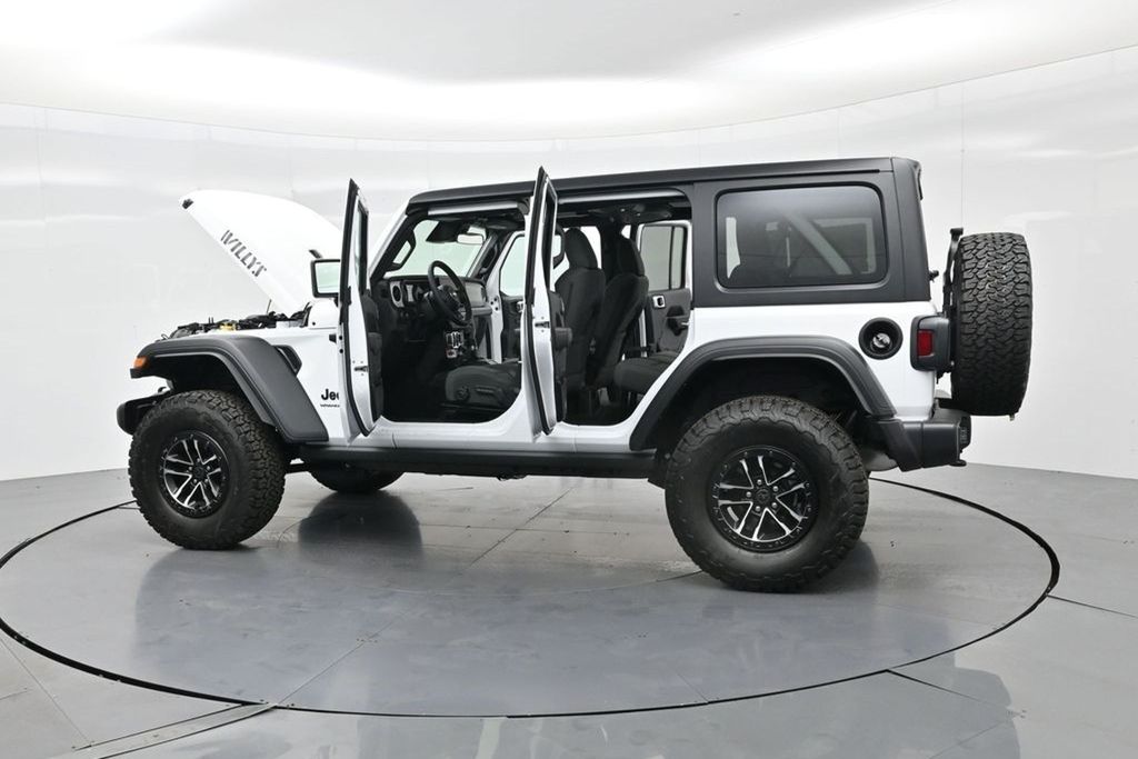 2025 Jeep Wrangler 4-Door Willys - Photo 40