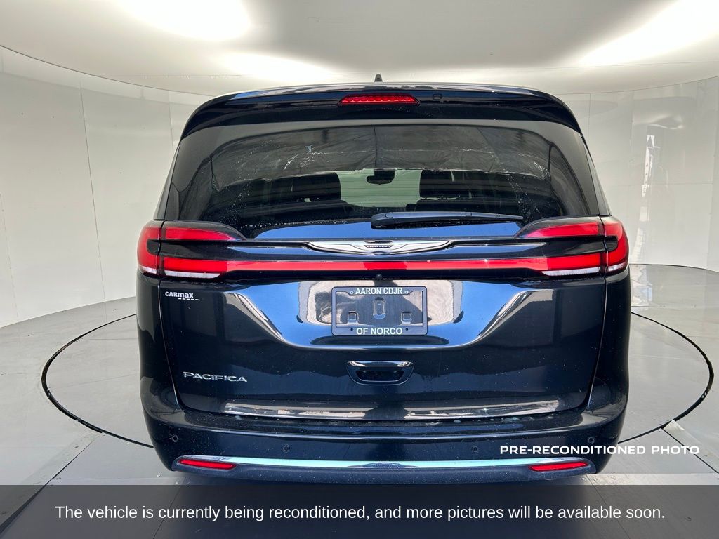 2023 Chrysler Pacifica Touring L photo 4