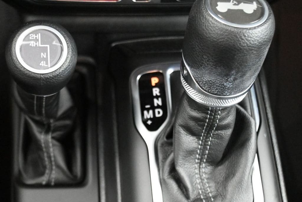 2025 Jeep Wrangler 4-Door Willys - Photo 26