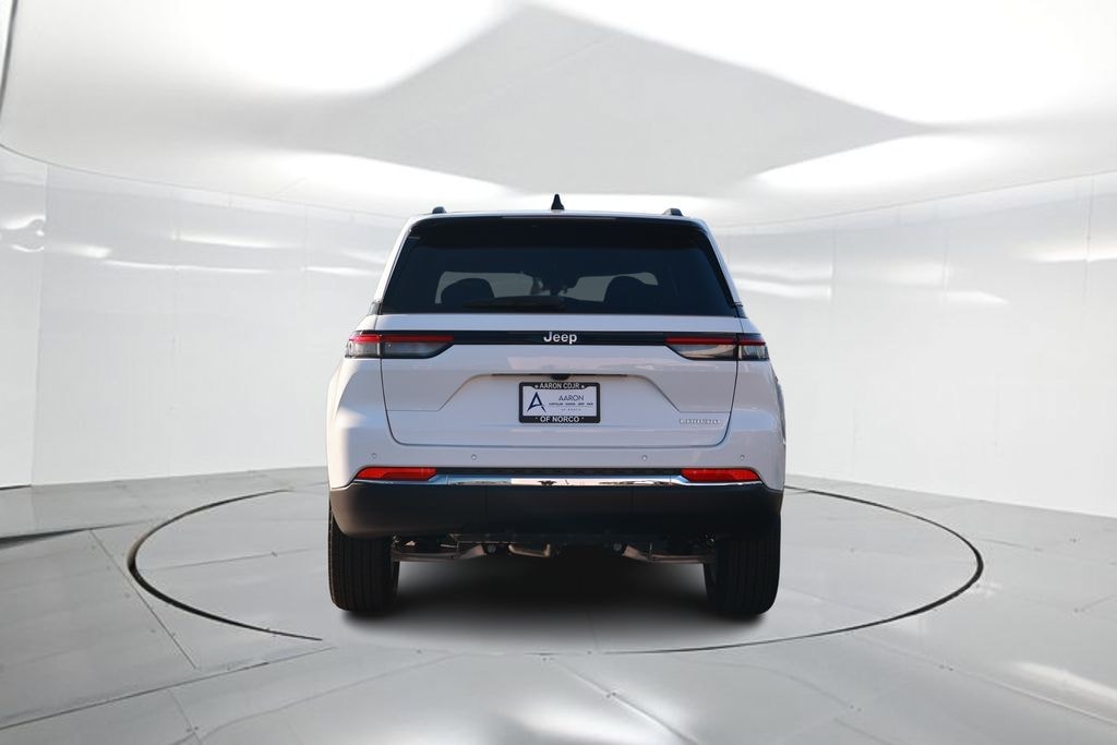 New 2025 Jeep Grand Cherokee LAREDO X 4X2 Sport Utility