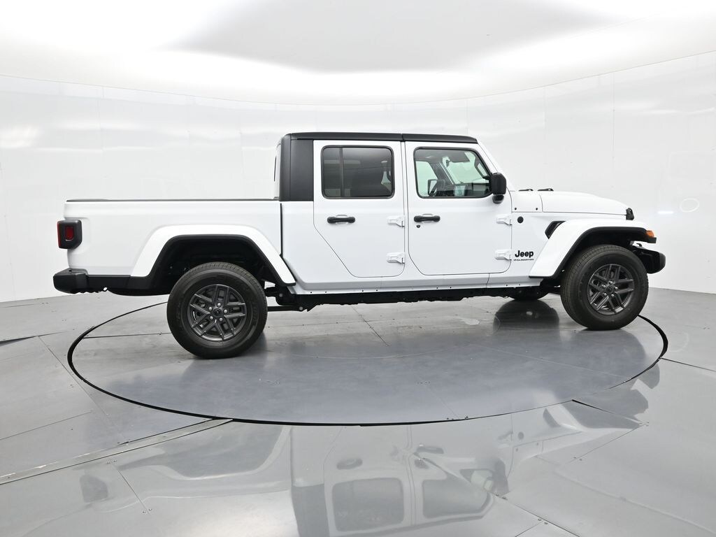 New 2025 Jeep Gladiator Sport S Pickup
