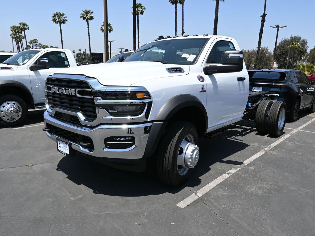 2025 Ram 5500 Tradesman photo 2
