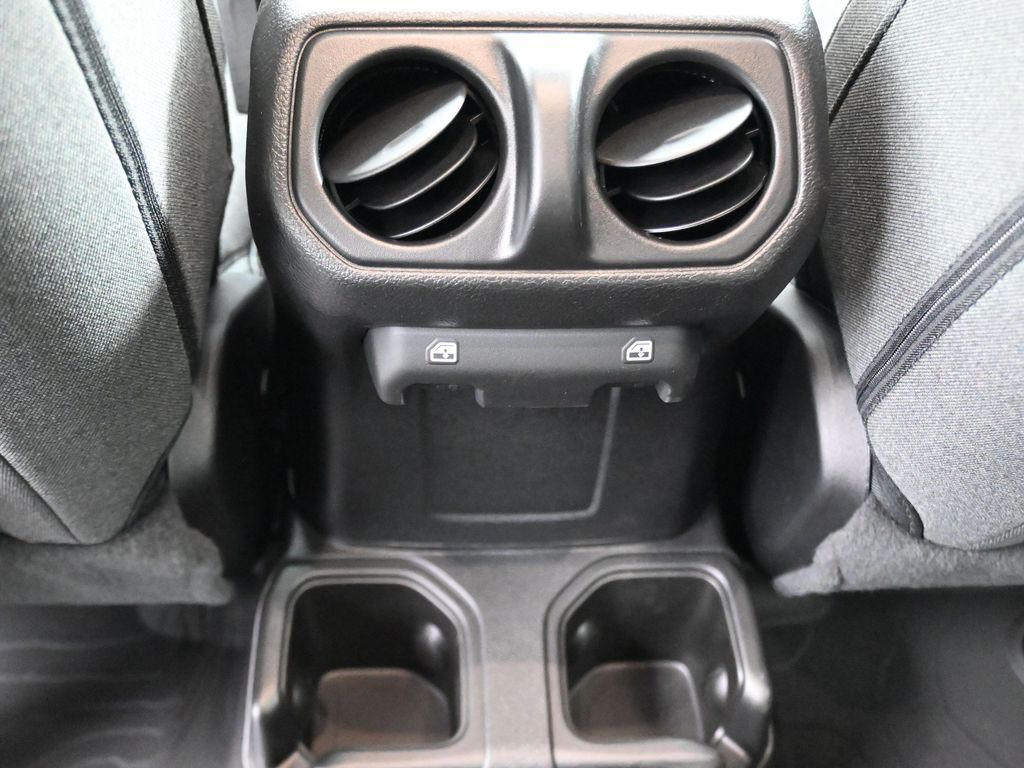 2025 Jeep Wrangler 4-Door Willys - Photo 27