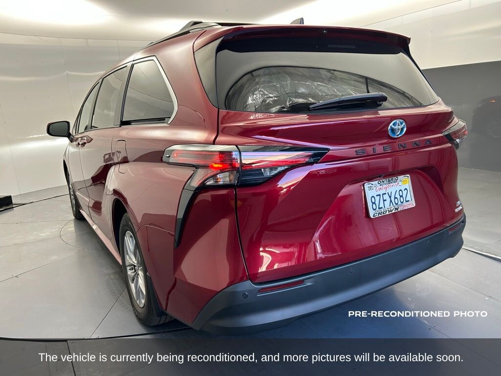 Used 2022 Toyota Sienna XLE 8 Passenger Van Passenger Van