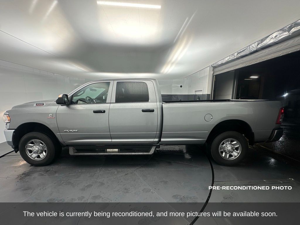 2022 Ram 3500 Tradesman photo 2