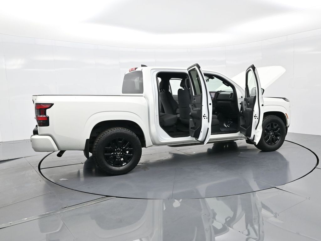 2023 Nissan Frontier SV Crew Cab photo 4