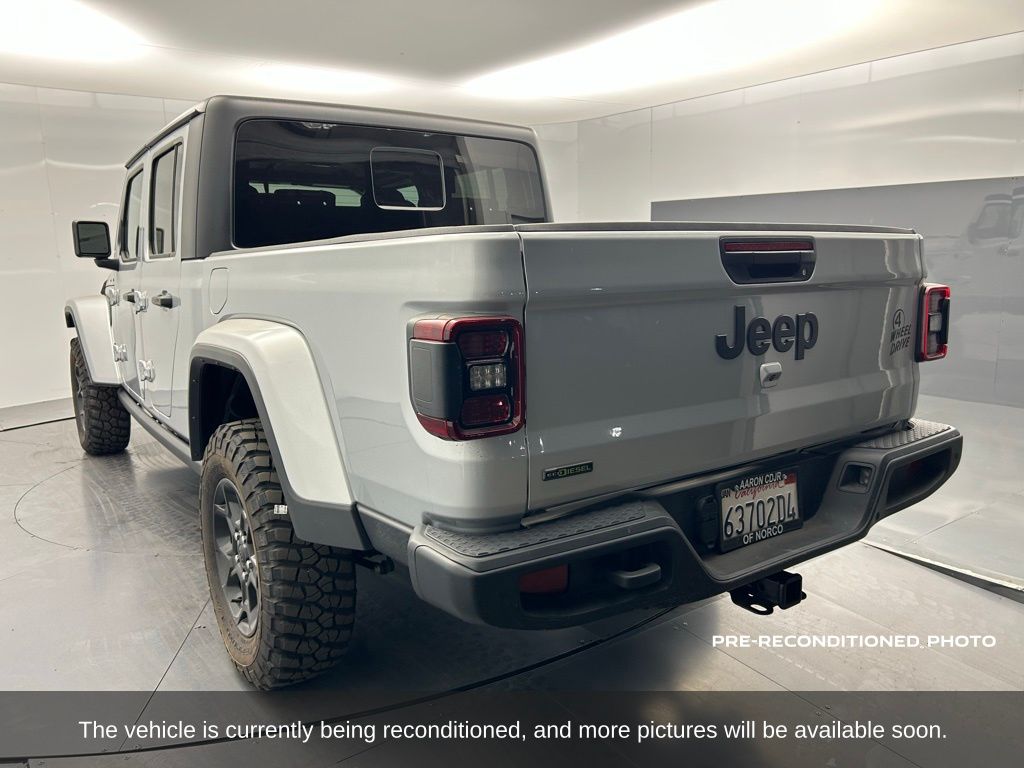 2023 Jeep Gladiator Sport photo 3