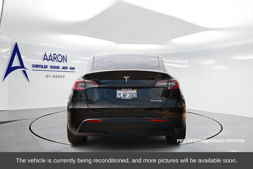 2024 Tesla Model Y Performance photo 2