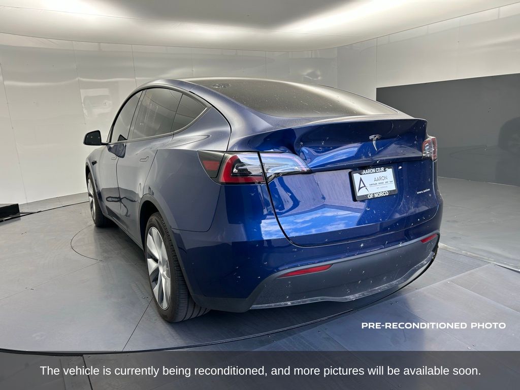 2024 Tesla Model Y Long Range photo 3